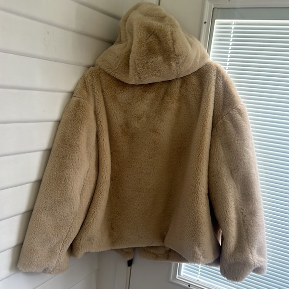 ZARA Basic Women's Hooded Teddy Faux Fur Plush Oversized Jacket - Picture 10 of 11